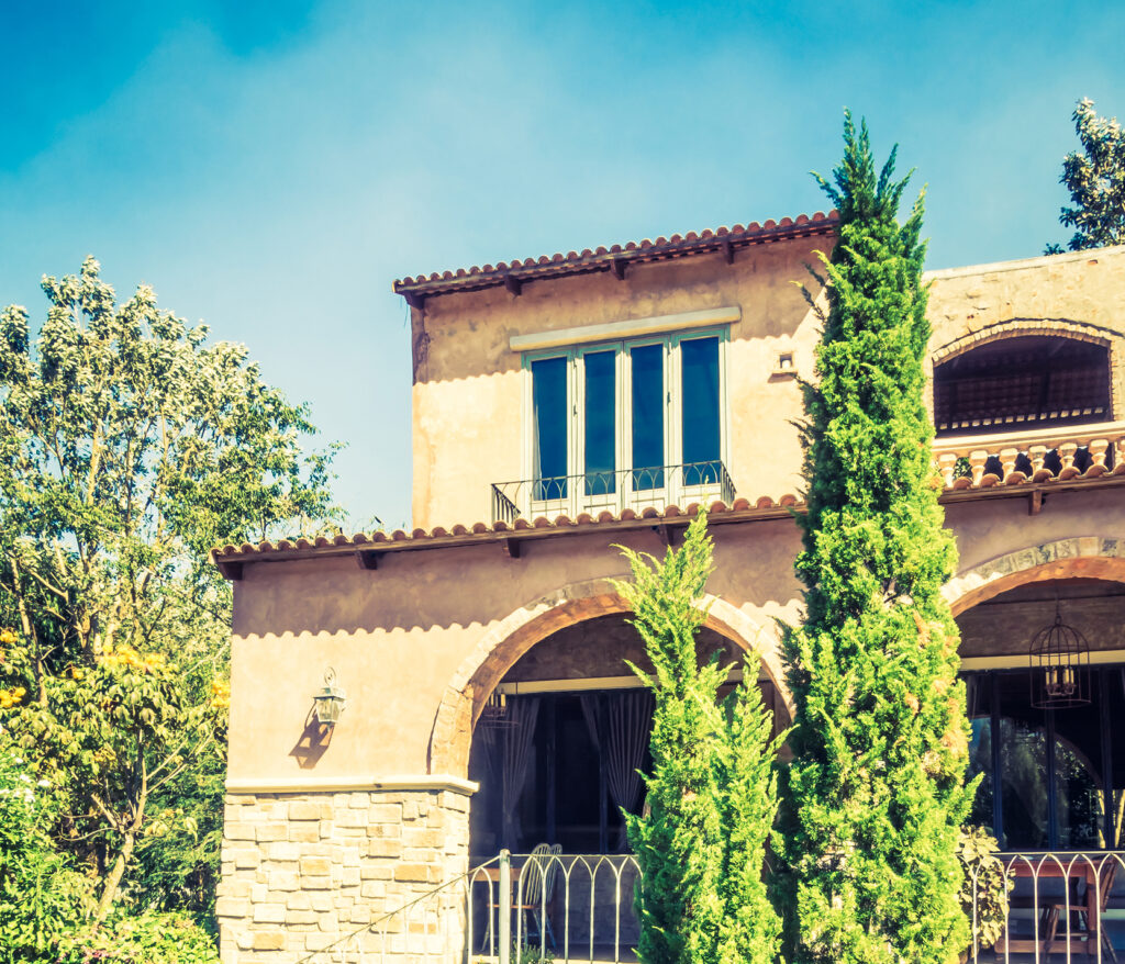 Ventajas de alquilar una finca completa para grupos en Málaga